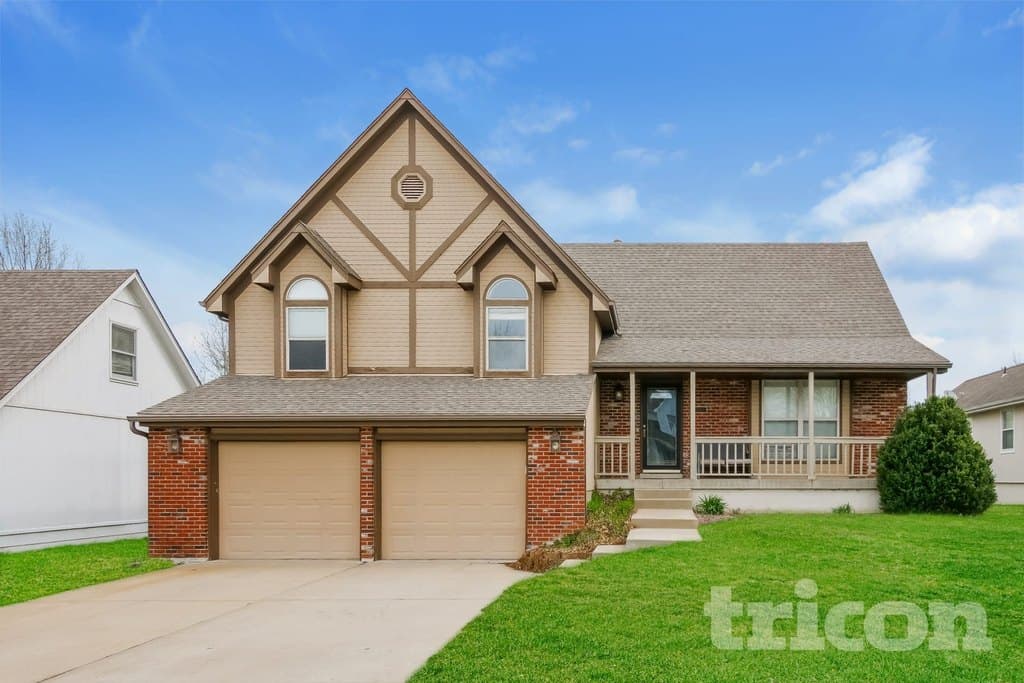 1213 Southwest Pacific Drive Lee's Summit MO
