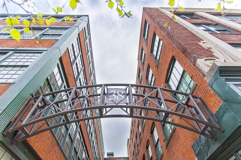 38 CROWN STREET