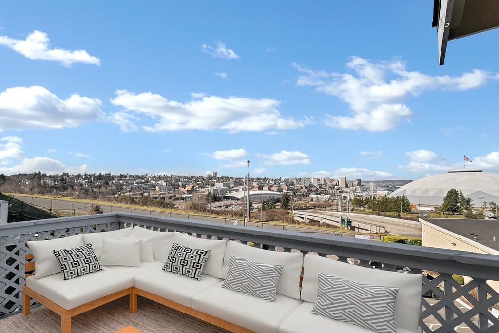 Harborview Apartments