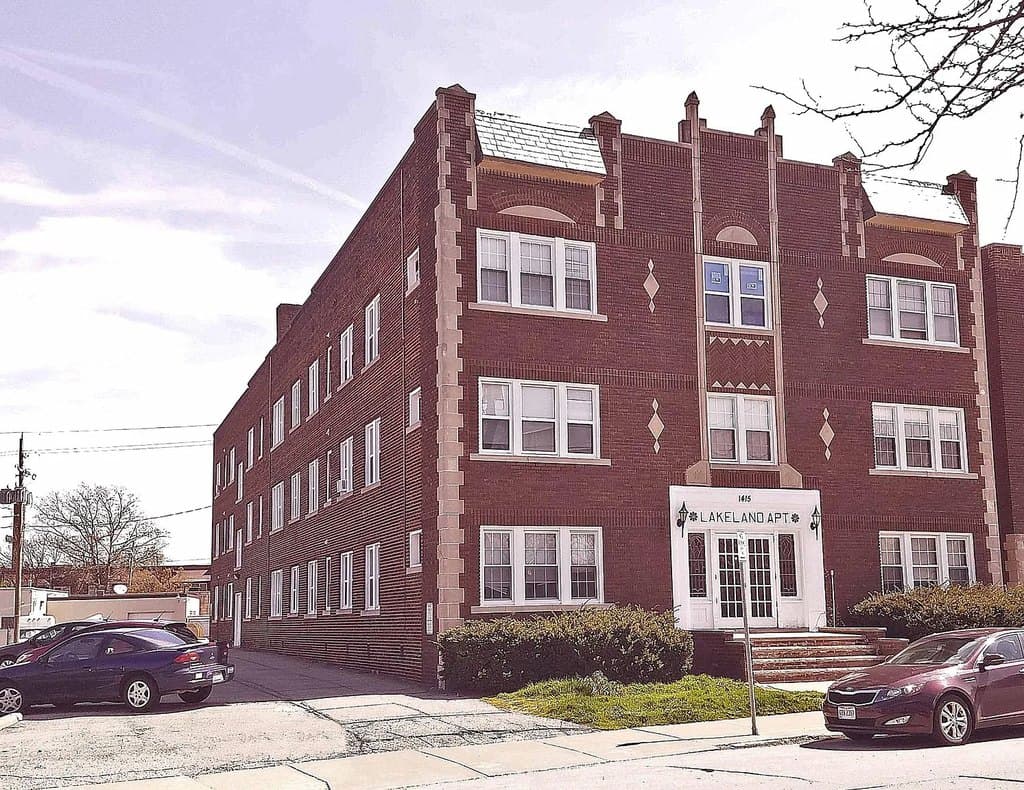 Lakeland Apartments