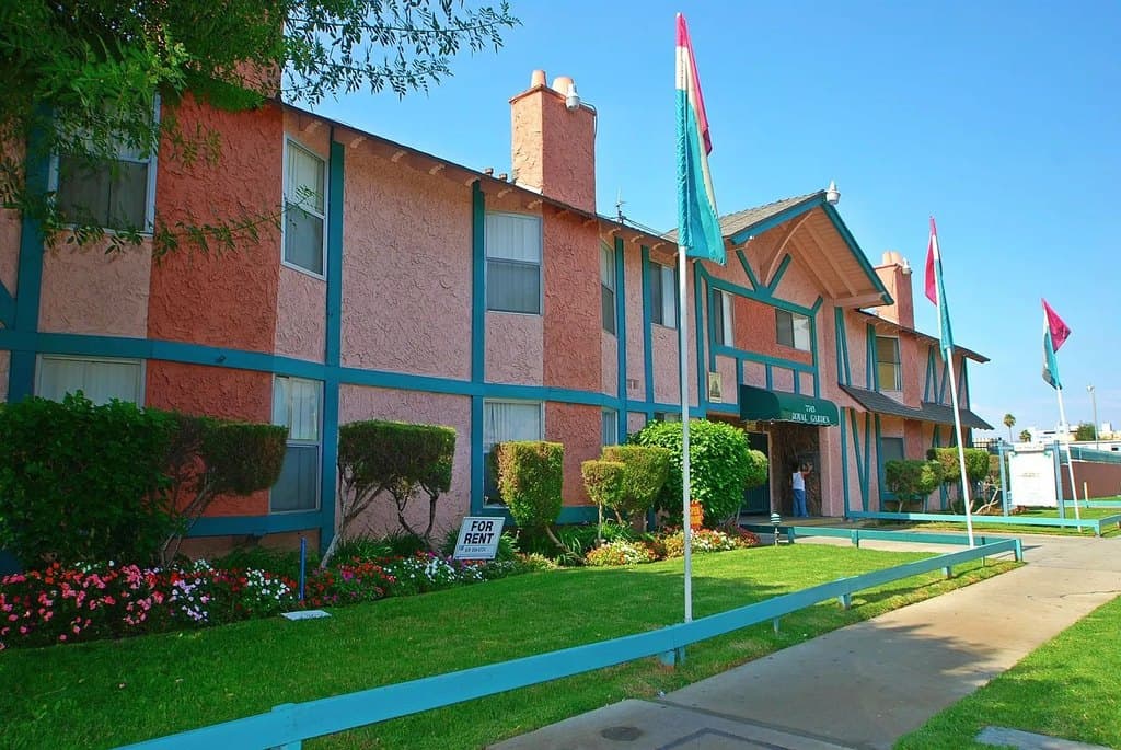 Royal Garden at Ventura Canyon