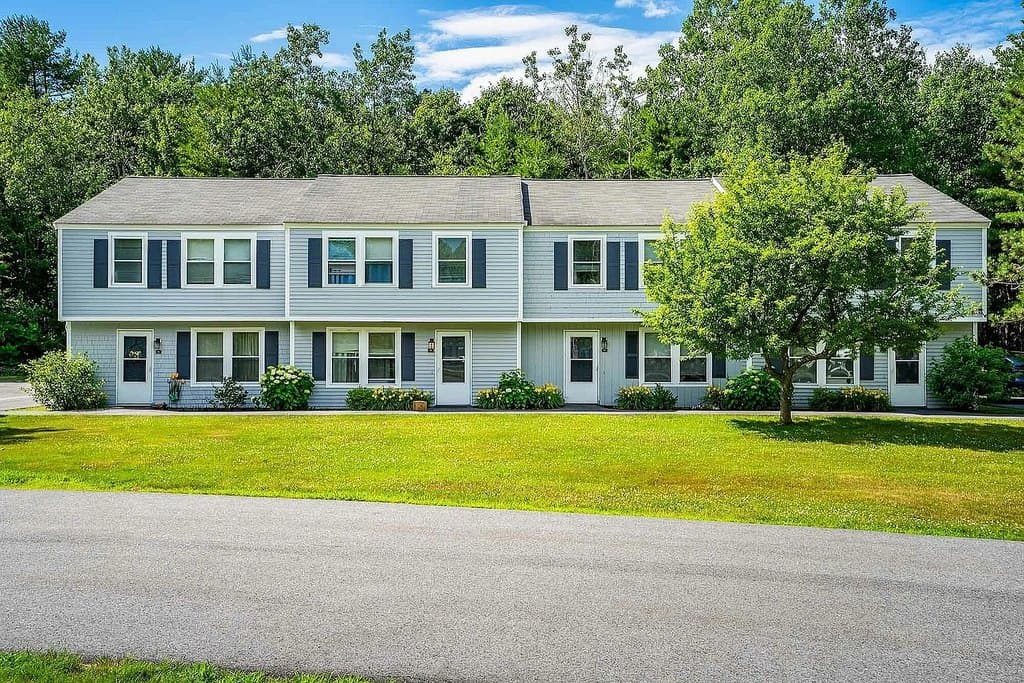 Coach Lantern Apartments