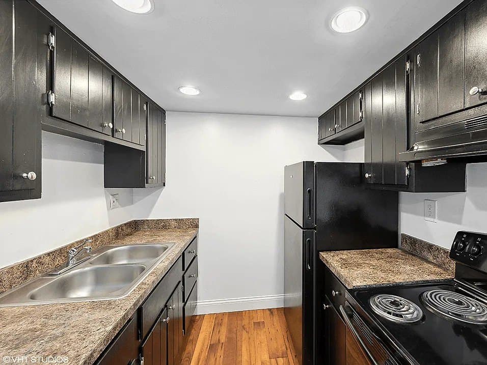 Lakota Lake Apartments