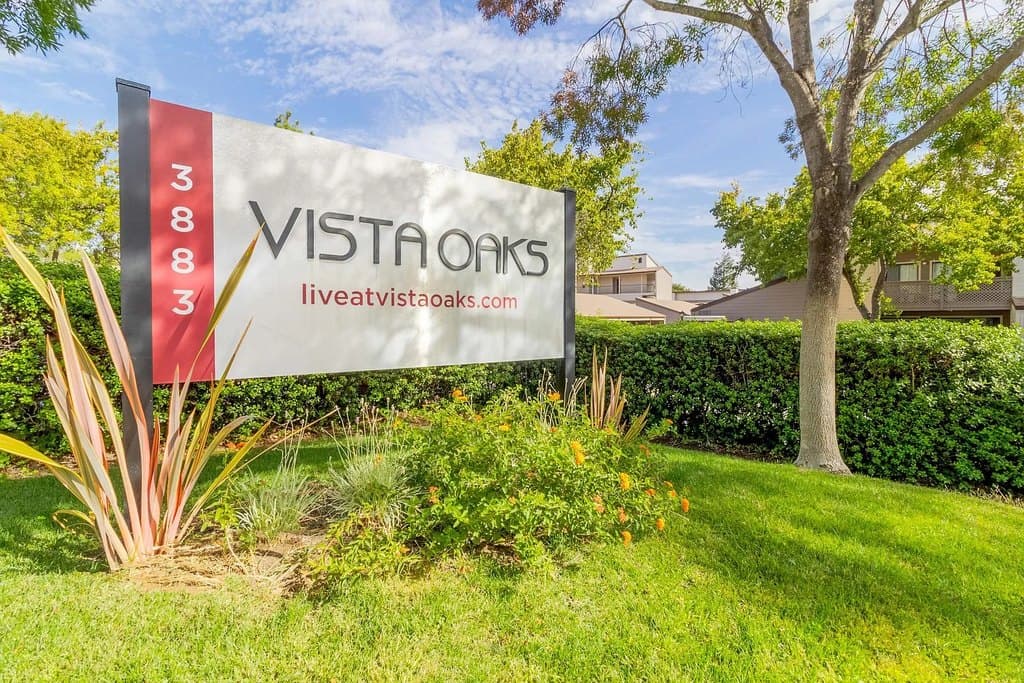 Vista Oaks