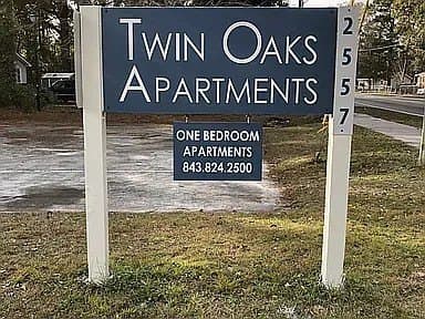 Twin Oaks Apartments