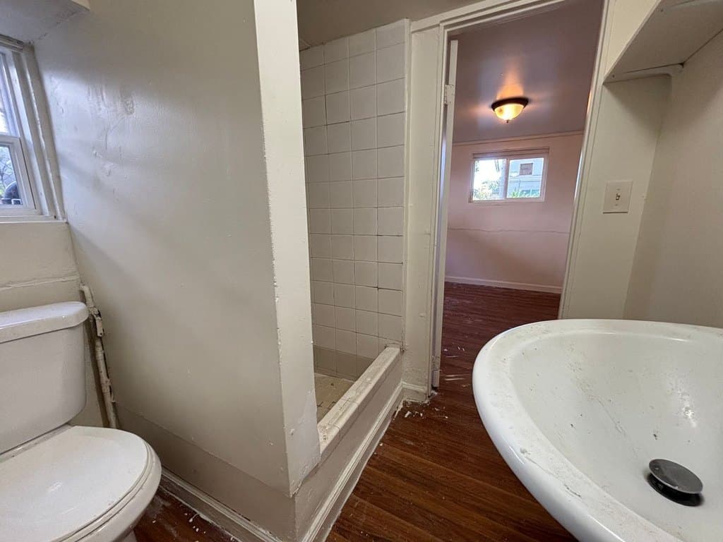 1228 Halona Pl.