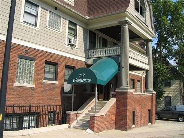 712 Washtenaw