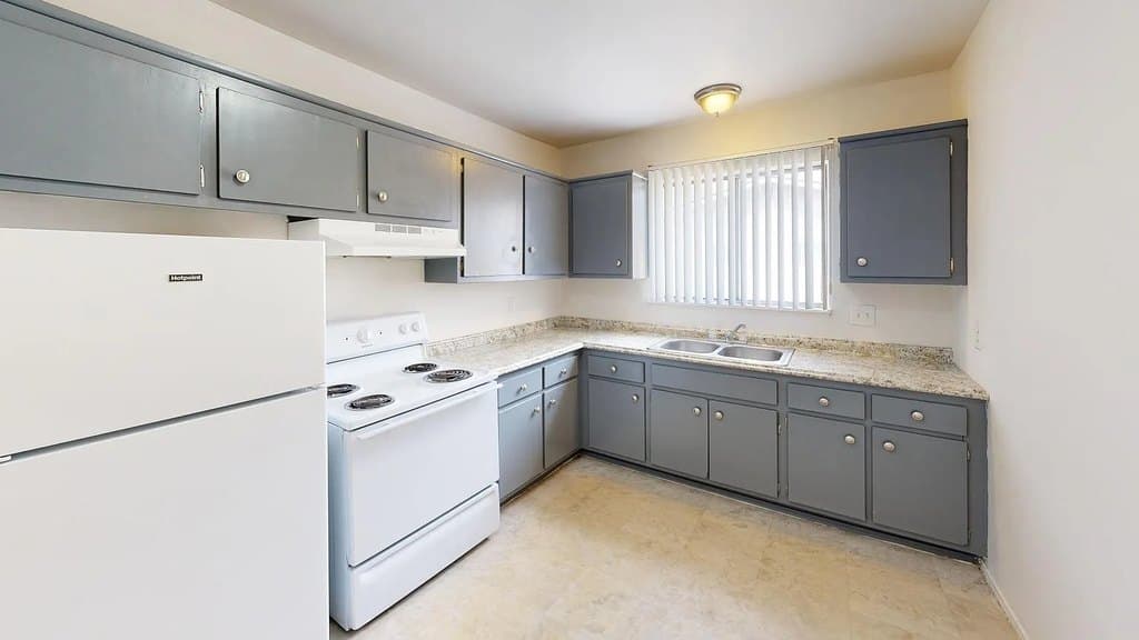 Denway Circle Apartments