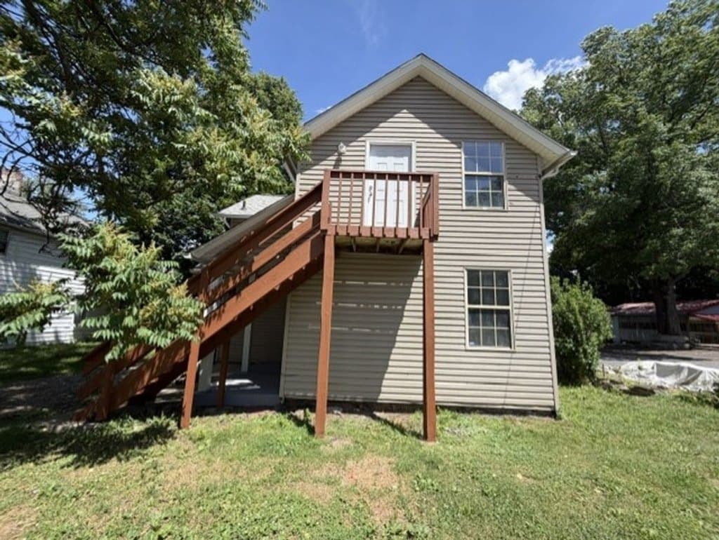 653 Sherman St Akron OH 44311 MFH2 .T2