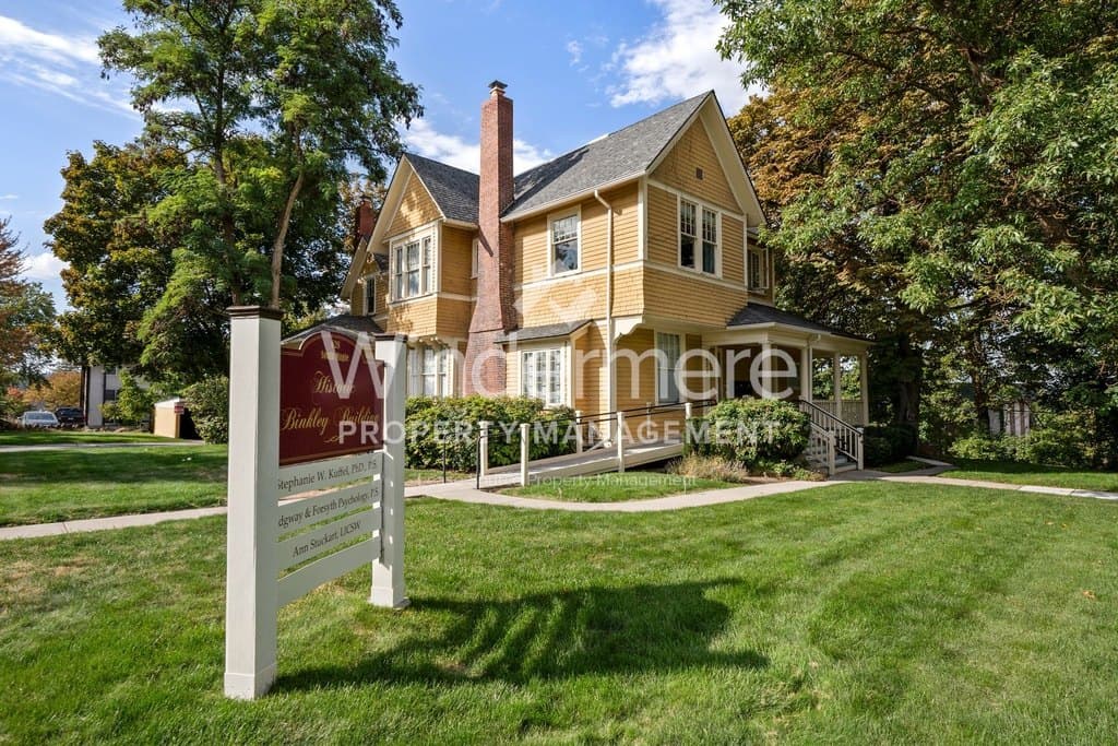628 S Maple