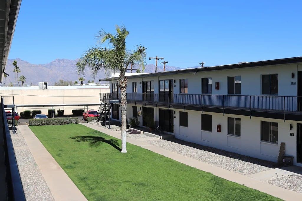 Palms on 2nd Apartments