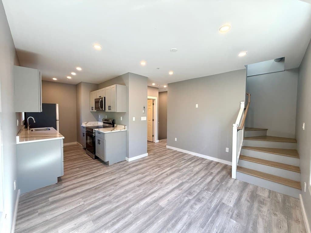 176 Smith Ave