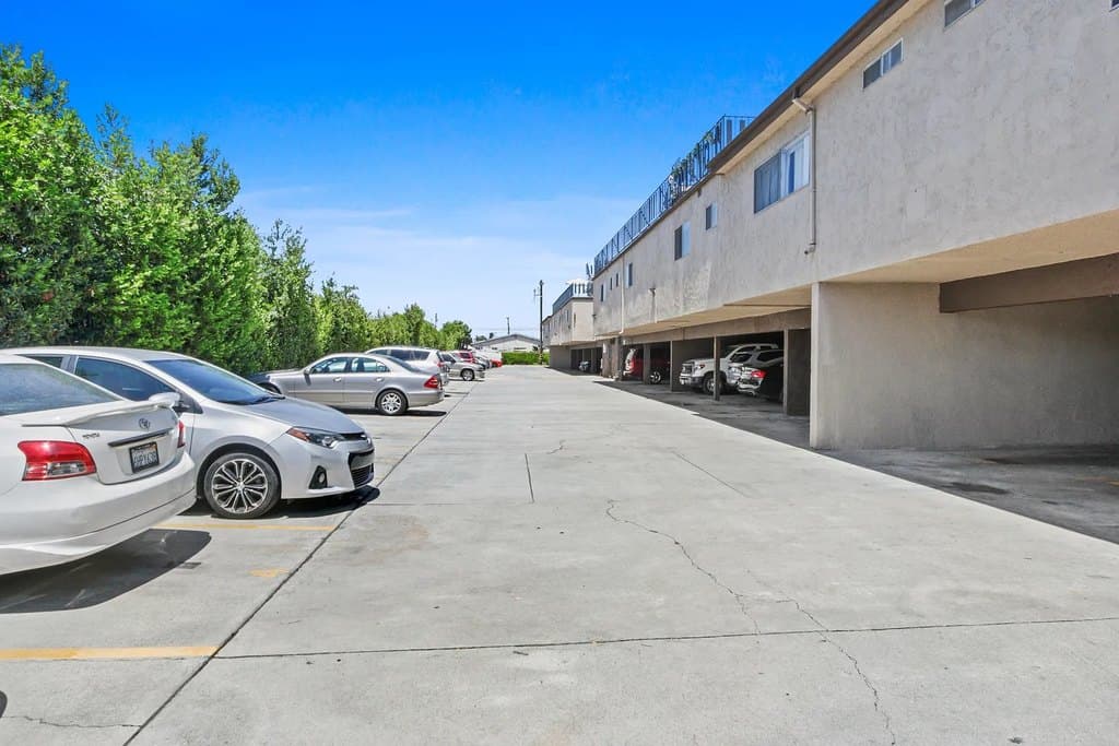 Lakewood Apartments