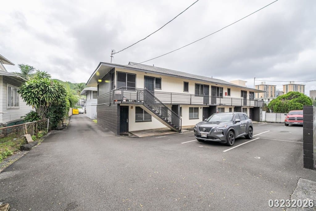 1719 Nuuanu Ave.
