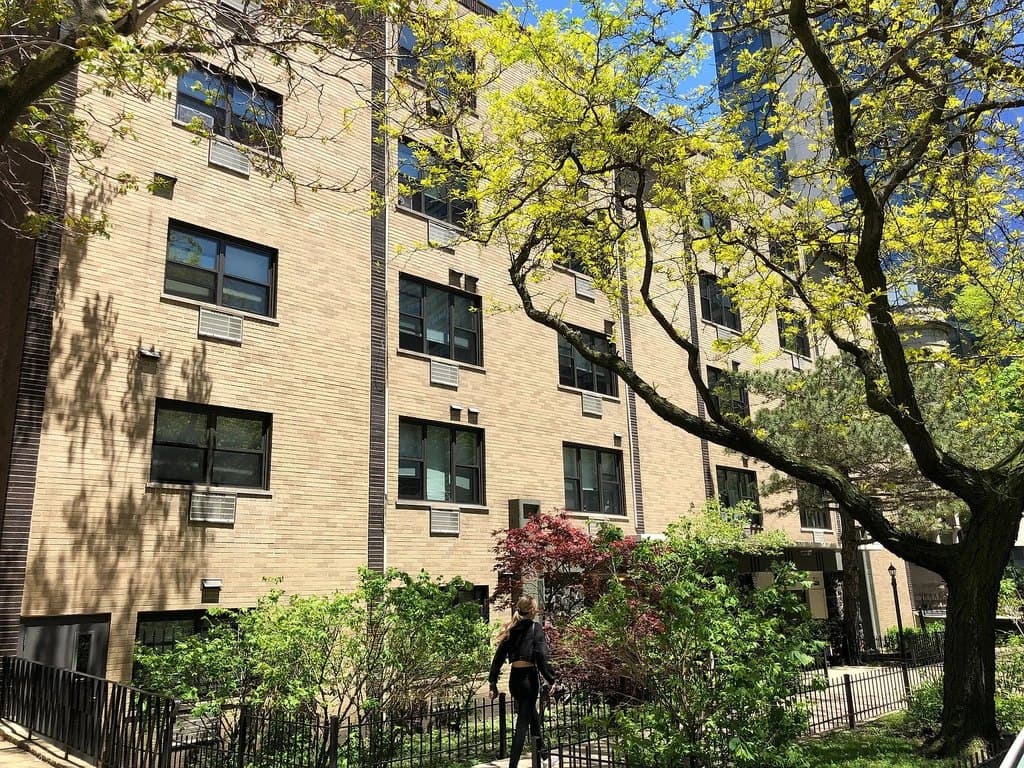 424 W. Oakdale Ave.