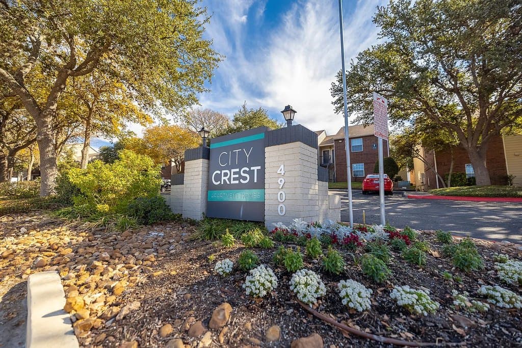 City Crest Apartments
