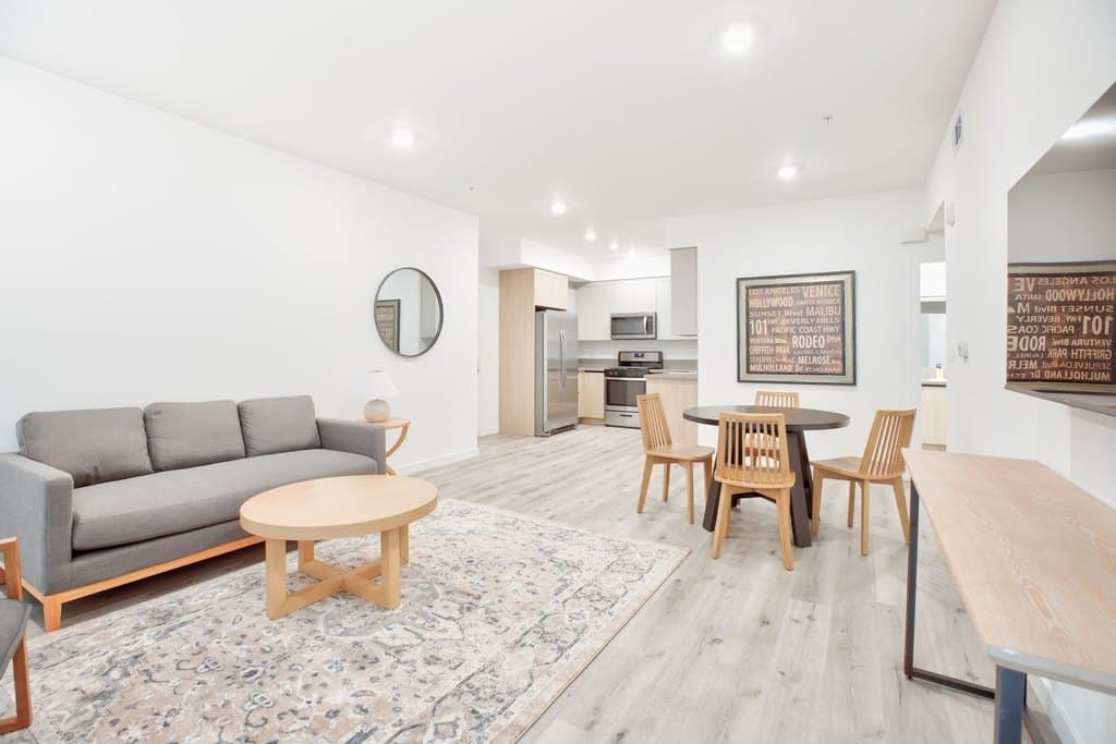 14748 Victory Blvd.
