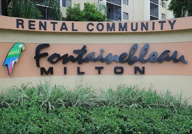 Fontainebleau Milton Apartments