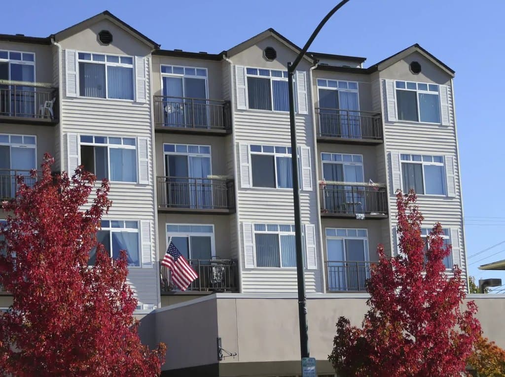 Colby Crest Apartments