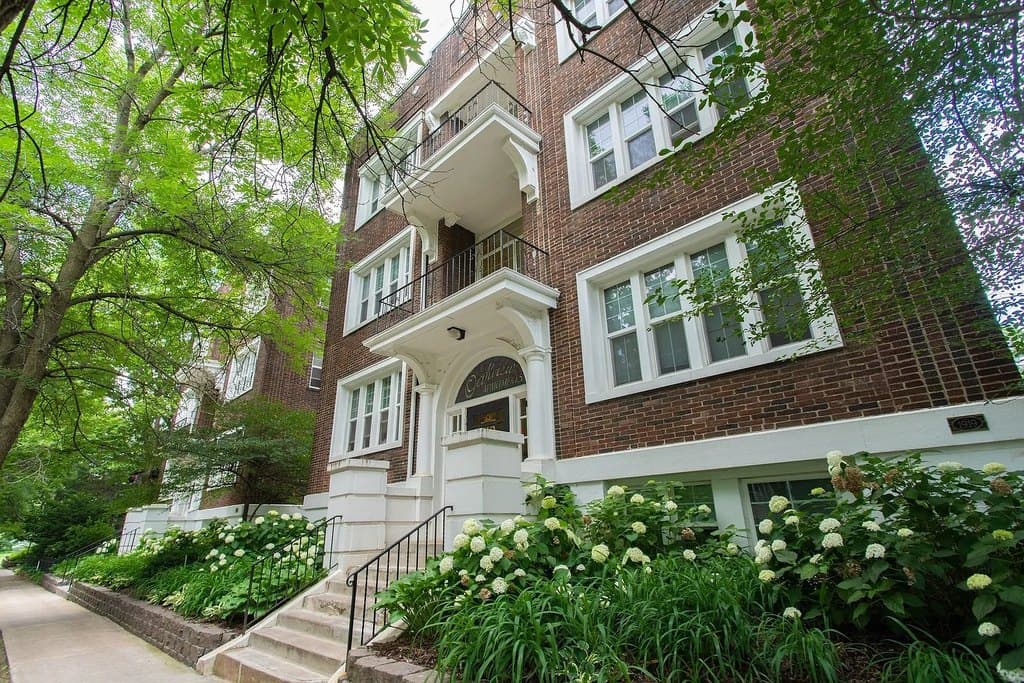 Oakview Apartments