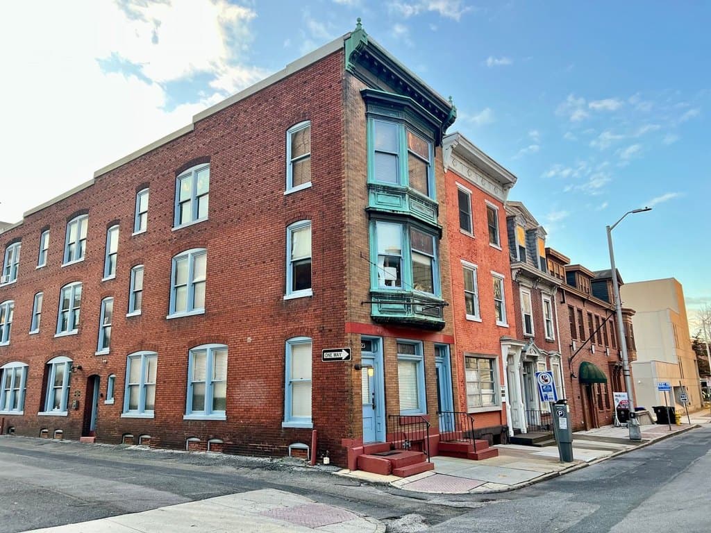 223 Pine St