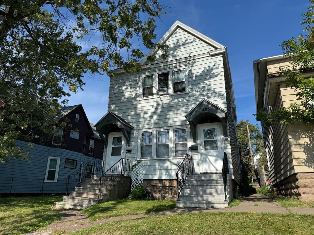 421-423 E 5th St