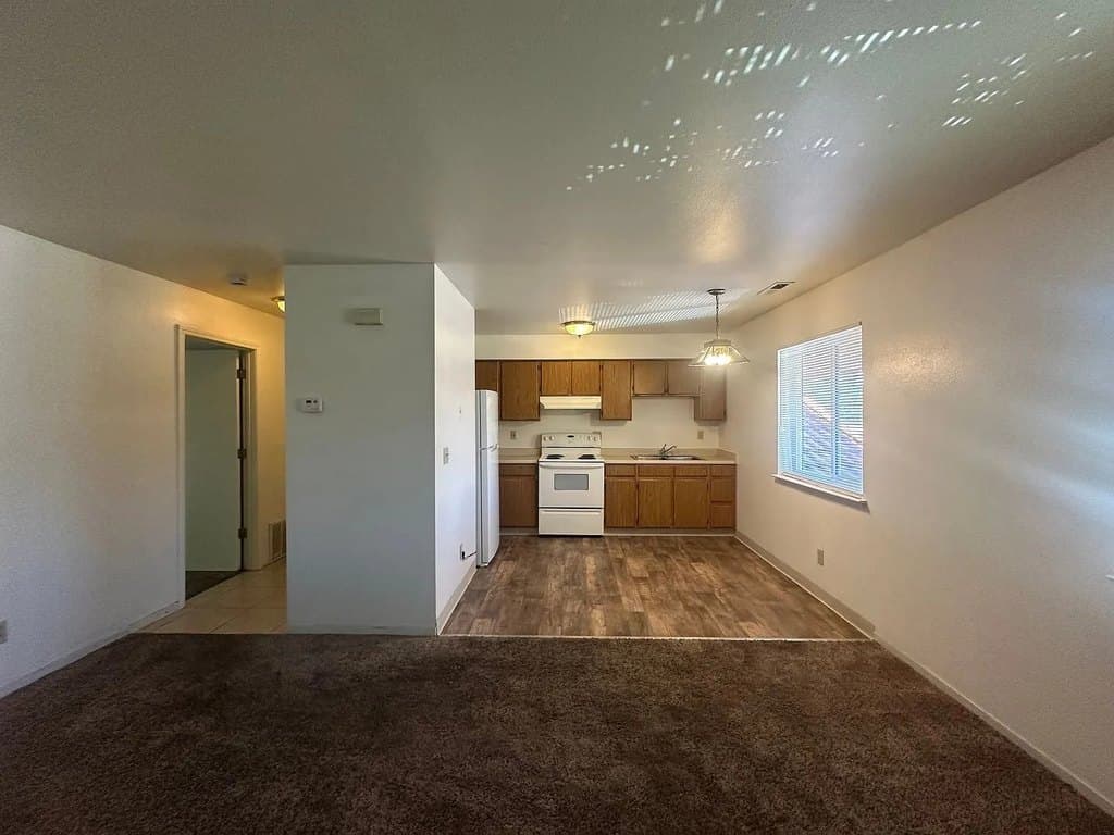 Parkview Villas & Apts