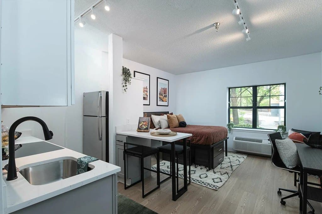 1395 Hudson