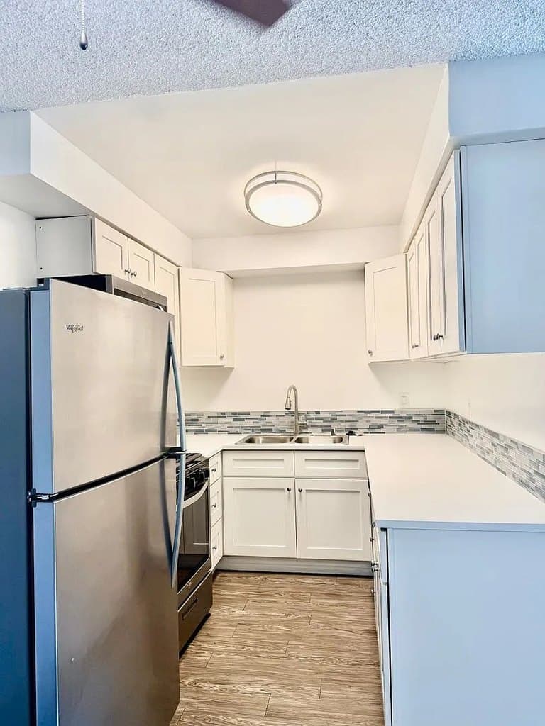 1595 E. Chevy Chase Drive