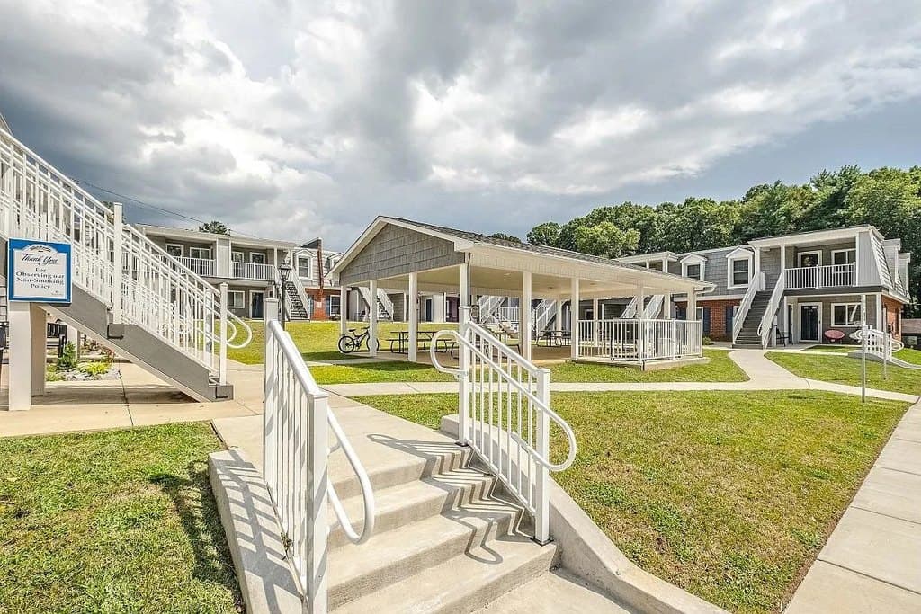 Forest View Apartments