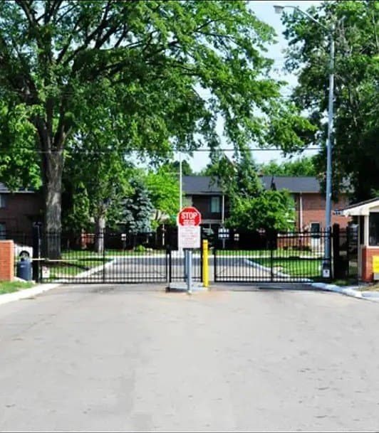 INFINITY PARK APTS & TOWNHOMES