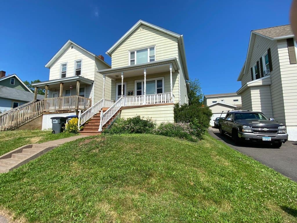 15 E 8th Street