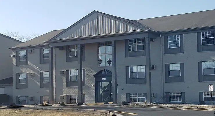 Brandon Manor