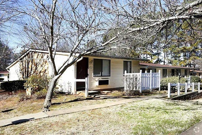Longleaf Apartment Homes