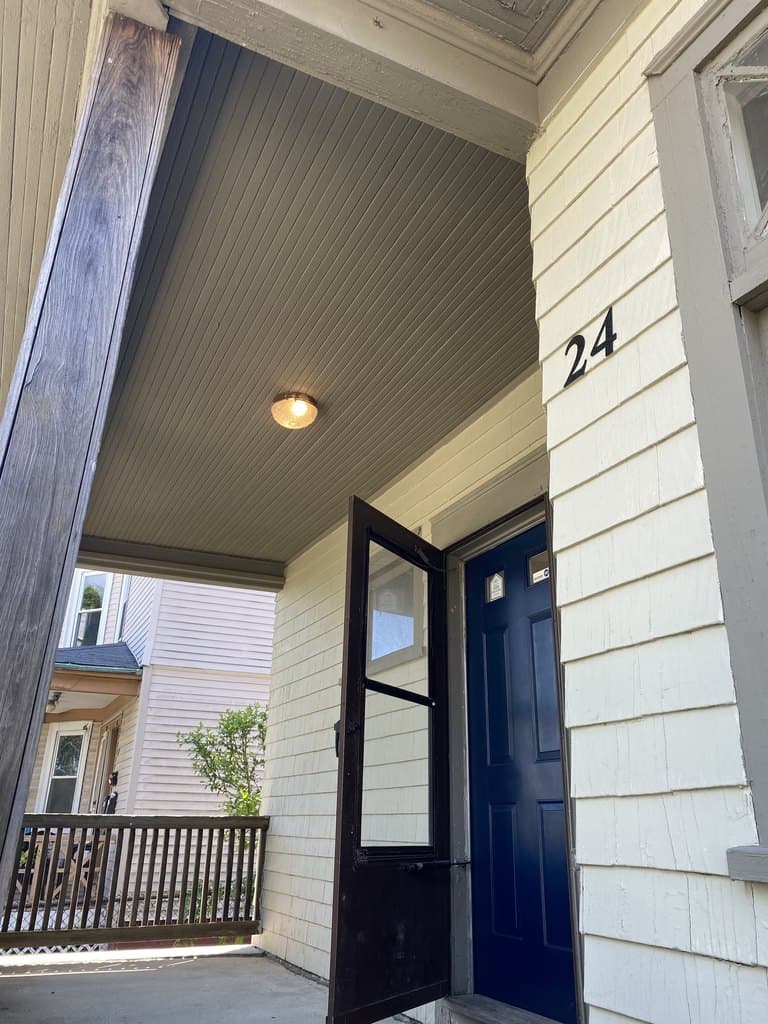 24 Huxley Ave