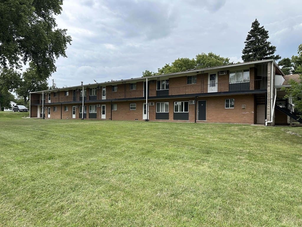 250 N Entrance Ave Apt 5A