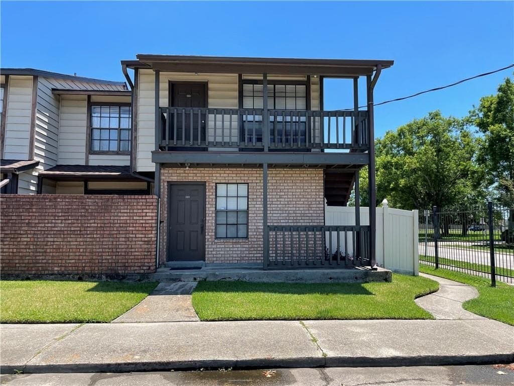 2948 Manhattan Blvd Unit 213
