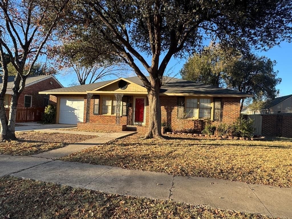 1002 W Louisiana Ave