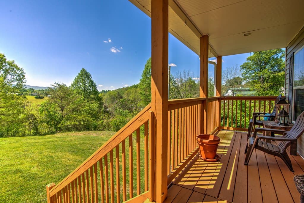 320 Rock Ledge