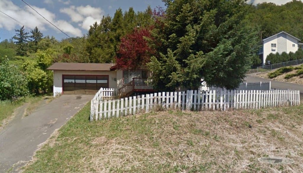 1113 NE Grandview Dr