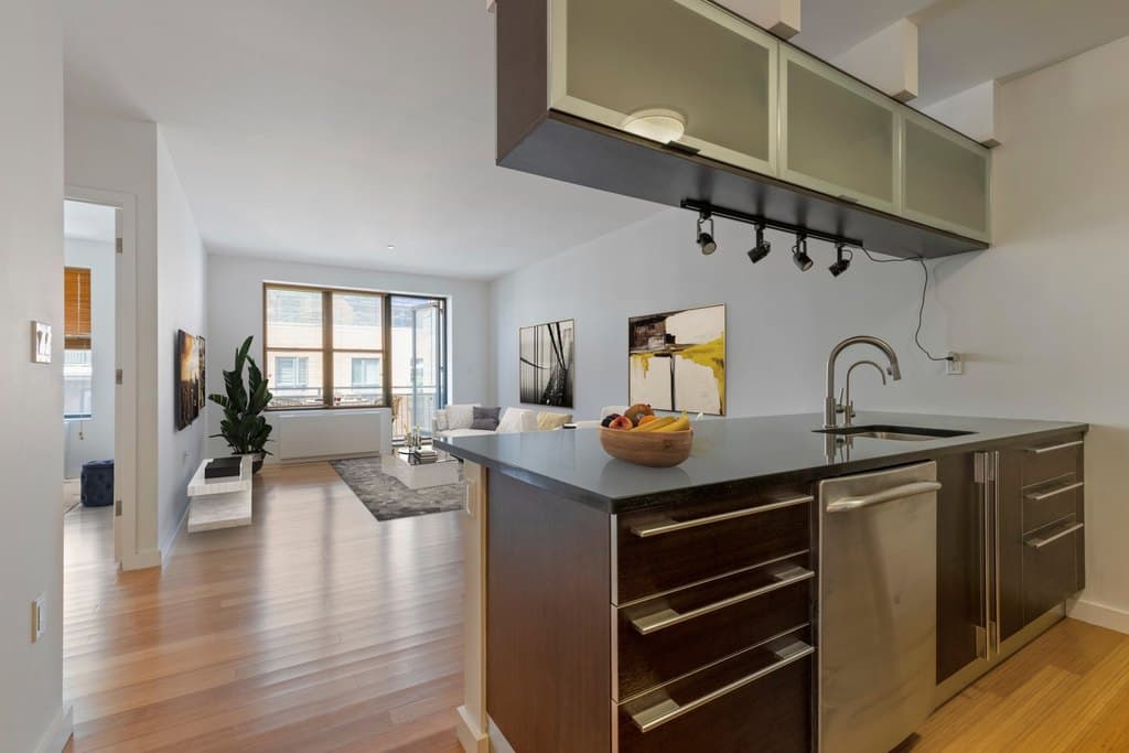 317 E 111th St Apt 6C