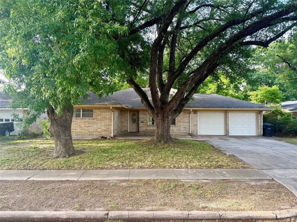 7868 Broadview Dr