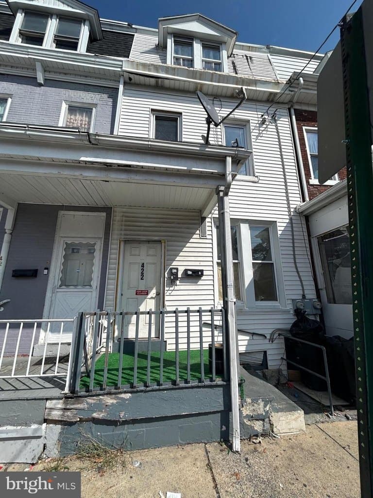 422 N 9th St