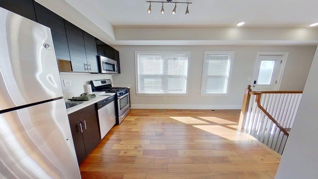 25 Caldwell St Apt 1