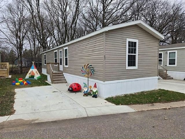 23 Wood Dr Unit 8