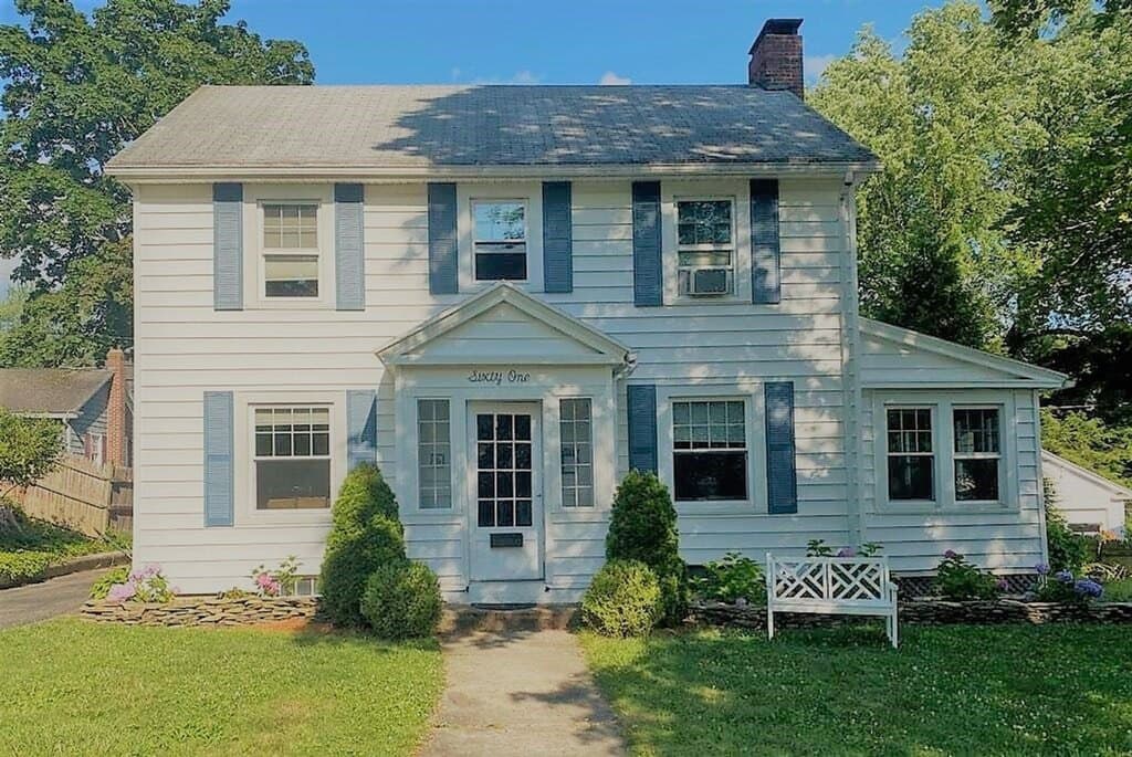 61 Lexington Pkwy