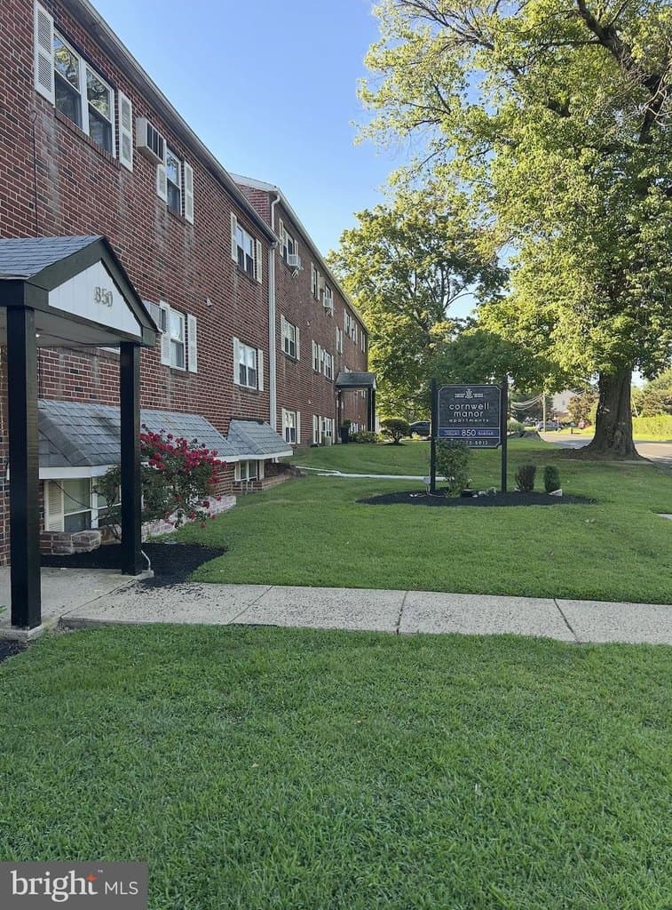 850 Station Ave