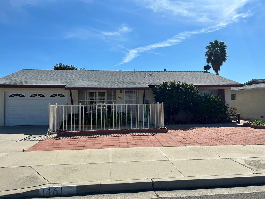 1461 W Mayberry Ave