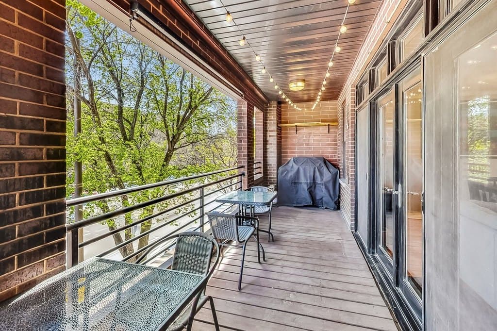 1426 N Western Ave Apt 2