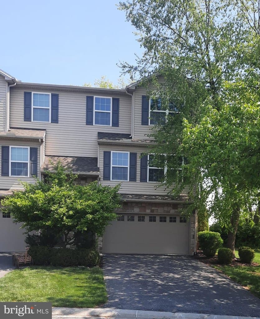 325 Antilles Ct